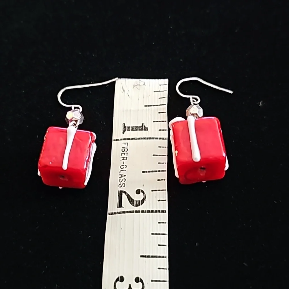 Glass Present Dangle Earrings Box A/4